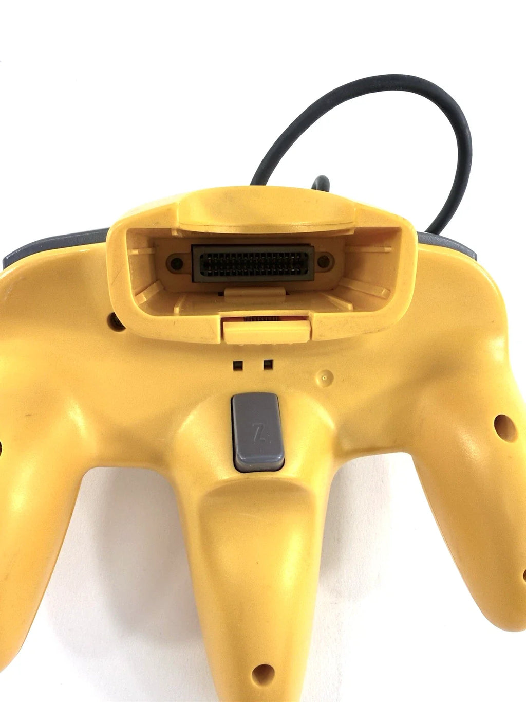 N64 Controller [OEM] [Yellow] [Scratch & Scuff] – Nintendo 64 Accessory (N64)