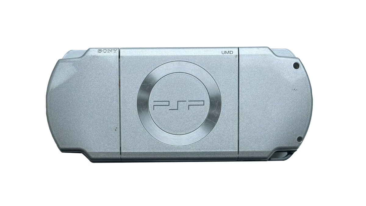 PlayStation Portable 2000 Console [PSP 2000][Ice Silver][JPN Import Region Free] – Scratch & Scuff Condition