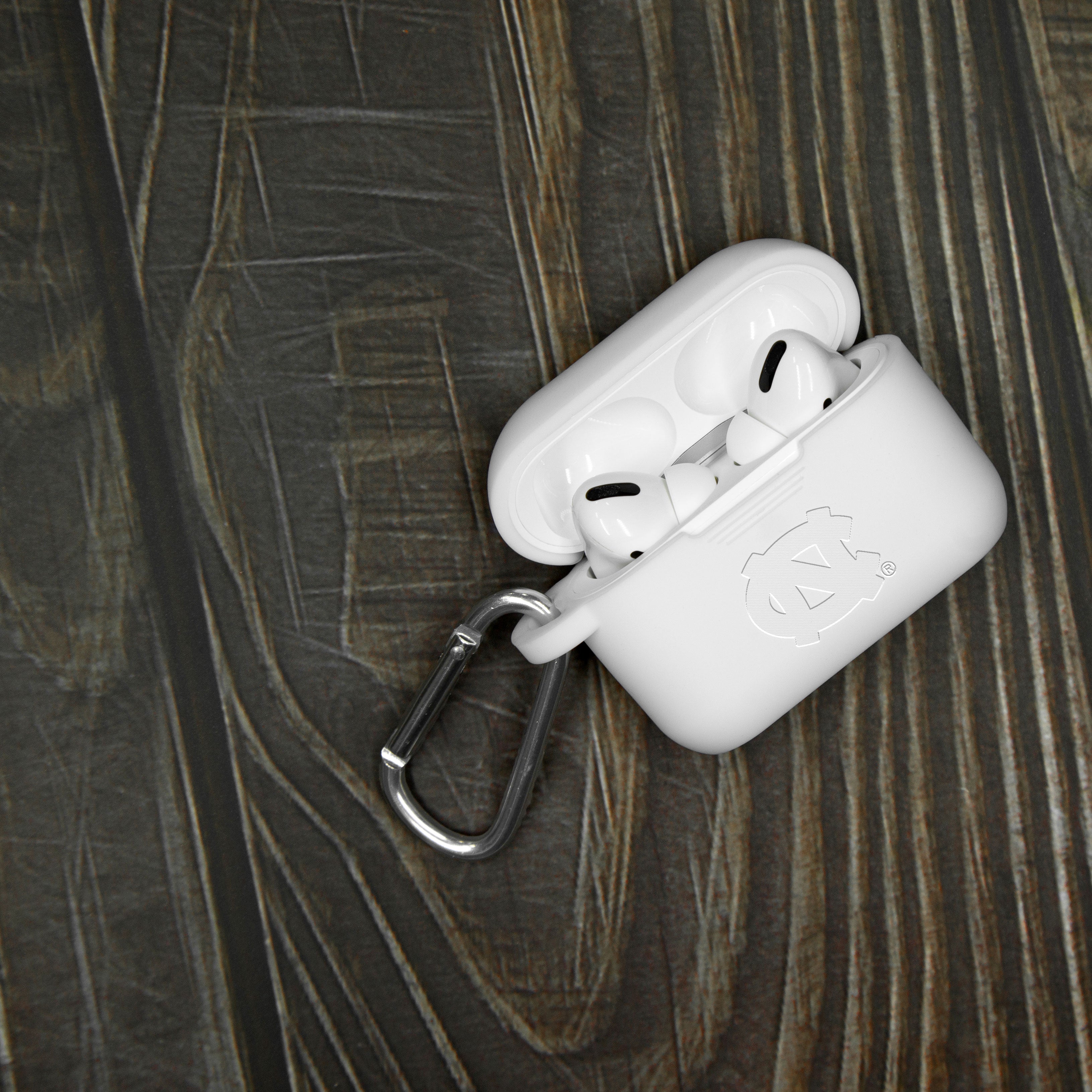 North Carolina Tar Heels Engraved AirPods Pro 1 & 2 Case Cover