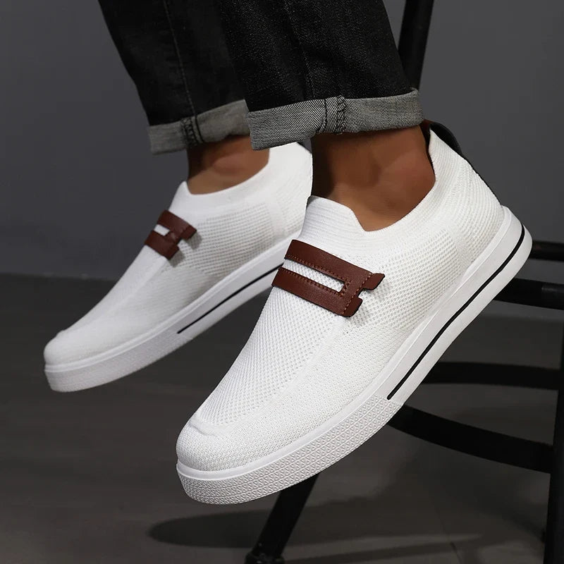 New Men Sports Shoes Mesh Breathable Casual Shoes Outdoor EVA Soft-Soled Walking Shoes Lightweight Comfortable Men Sports Shoes