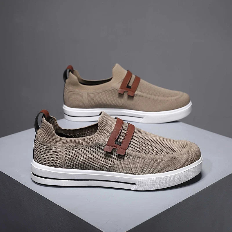 New Men Sports Shoes Mesh Breathable Casual Shoes Outdoor EVA Soft-Soled Walking Shoes Lightweight Comfortable Men Sports Shoes