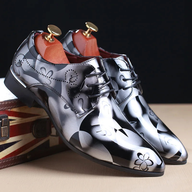Luxury Men Oxford Shoes Retro Floral Pattern Men Dress Shoes Fashion Lace-Up Flats High Quality Business Men Party Wedding Shoes