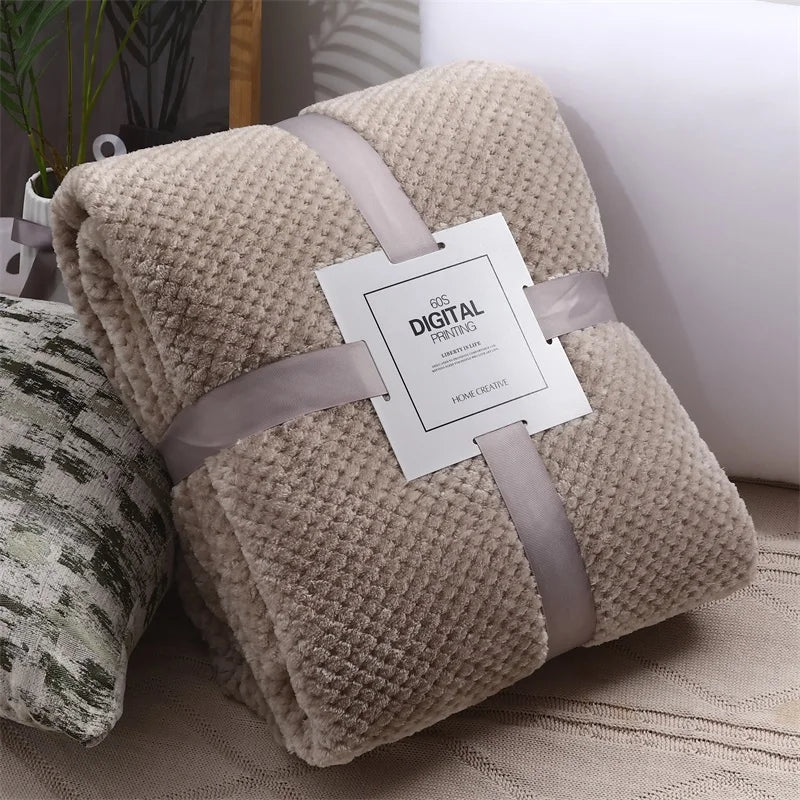 Fluffy Coral Velvet Blanket Flannel Plush Comfortable Thickened and Warm Soft Sofa Throw Blanket for Air-Conditioned Room Luxury