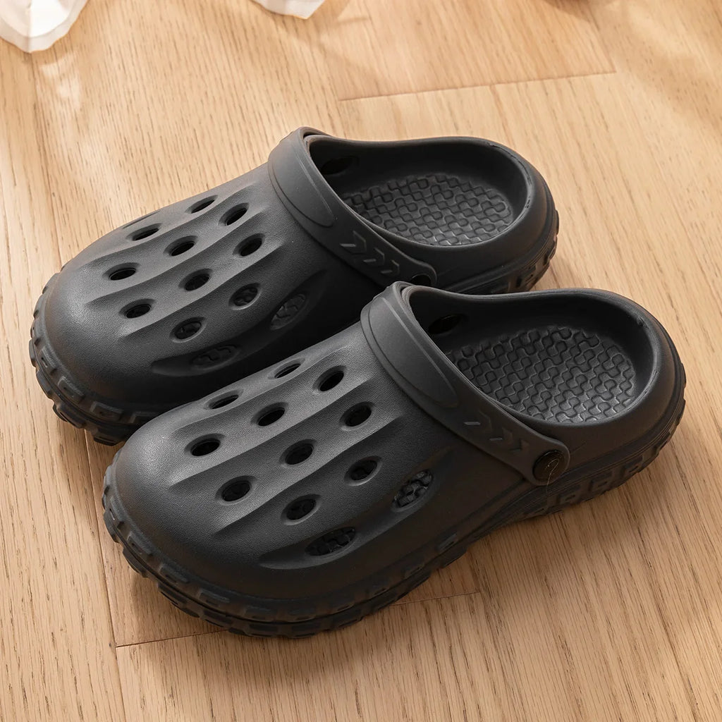 Women and Men's Hole Shoes Summer Non-Slip Outdoor Sandals Closed Toe Shit Feeling Beach Slippers Thick Bottom Soft Bottom