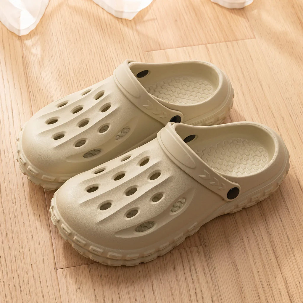 Women and Men's Hole Shoes Summer Non-Slip Outdoor Sandals Closed Toe Shit Feeling Beach Slippers Thick Bottom Soft Bottom