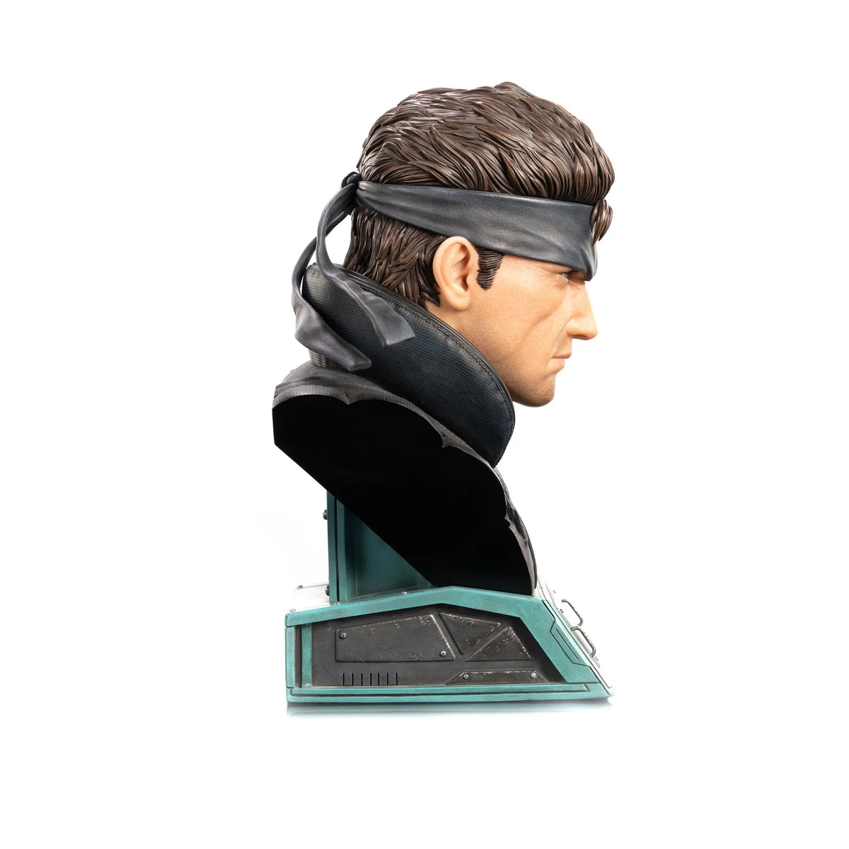 Solid Snake Grand Scale Bust 12" Premium Resin Statue – Figure